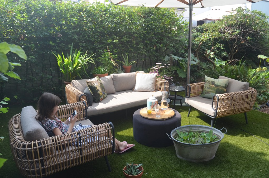 Intenso Averti lounge tuinbank