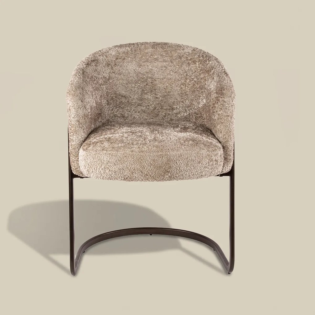 Moderne Armstoel Met Bronzen Frame Beige