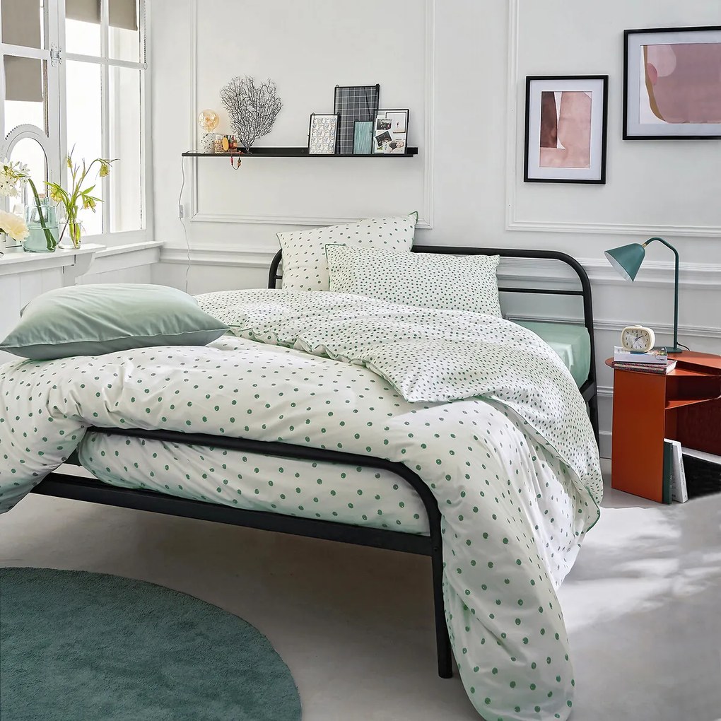 Bed in staal metaal, Cristo