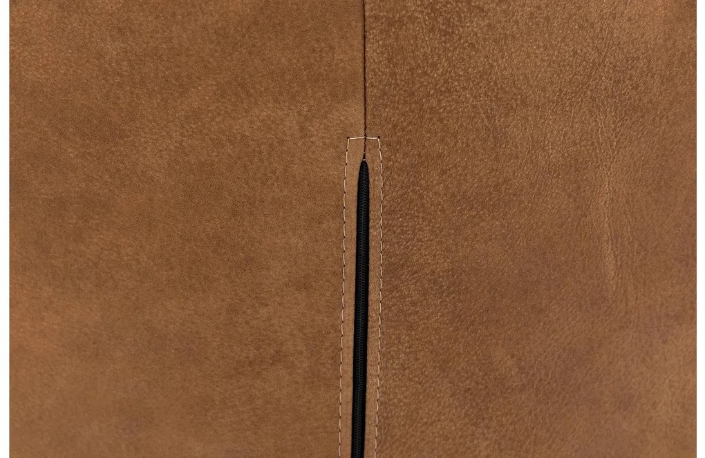 Goossens Excellent Eetkamerstoel Leogang donkerbruin leer met armleuning en Zwart skater wiel met zwarte kapmet wielen, elegant chic