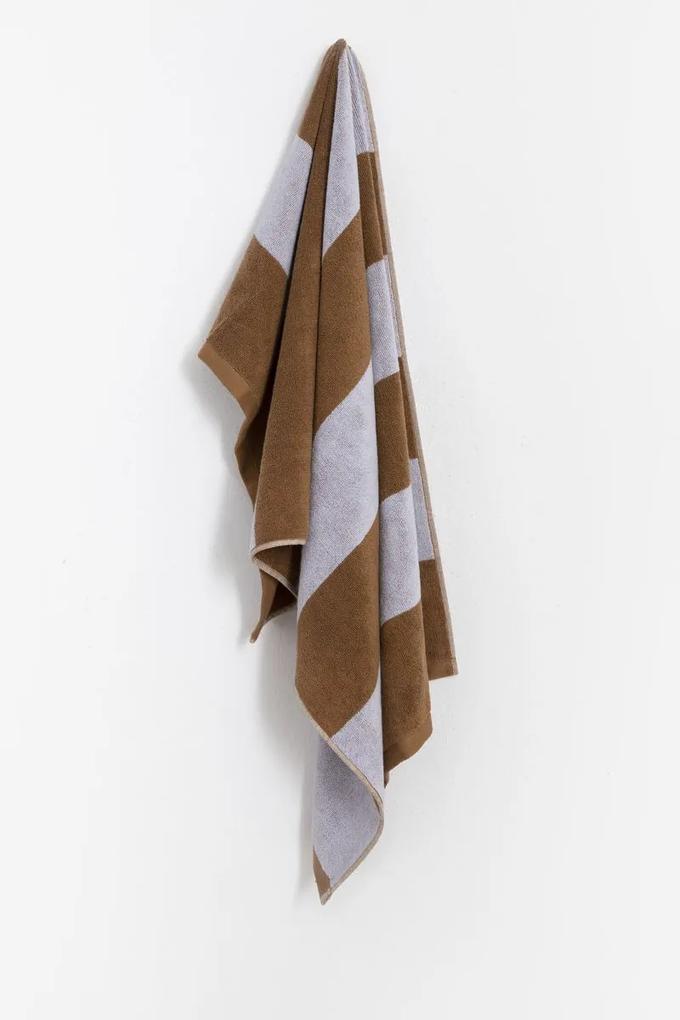 Bruine handdoek met horizontale strepen