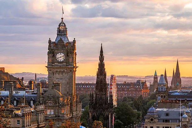 Foto Edinburgh Skyline, Balmoral Clocktower, Scotland, joe daniel price