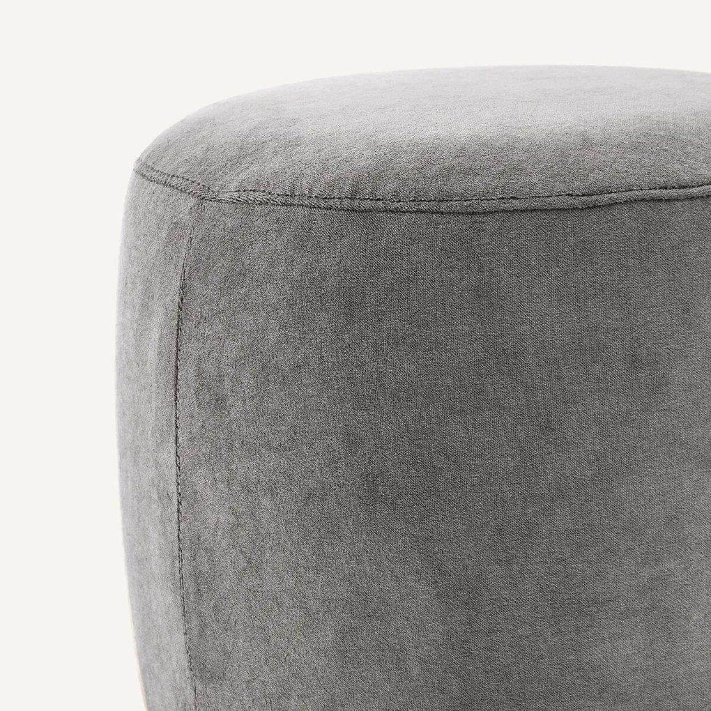 Voetsteun van stonewashed fluweel, Rosebury, ontwerp E. Gallina