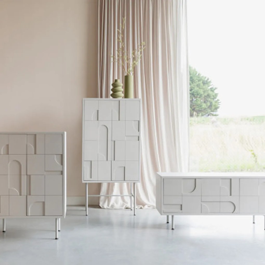 Beige Dressoir Met Relief Vormen - 120x40x55cm.