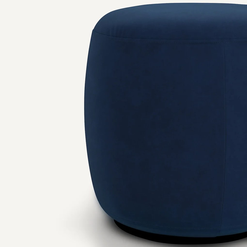 Poef van fluweel, Rosebury, ontwerp door Emmanuel Gallina