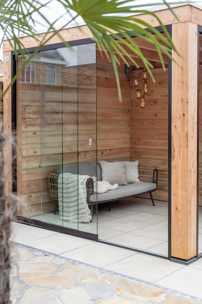 Intenso Averti lounge tuinbank