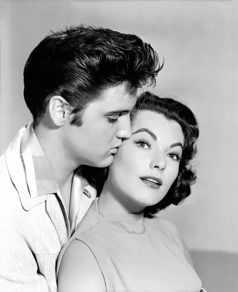 Foto Elvis Presley And Judy Tyler