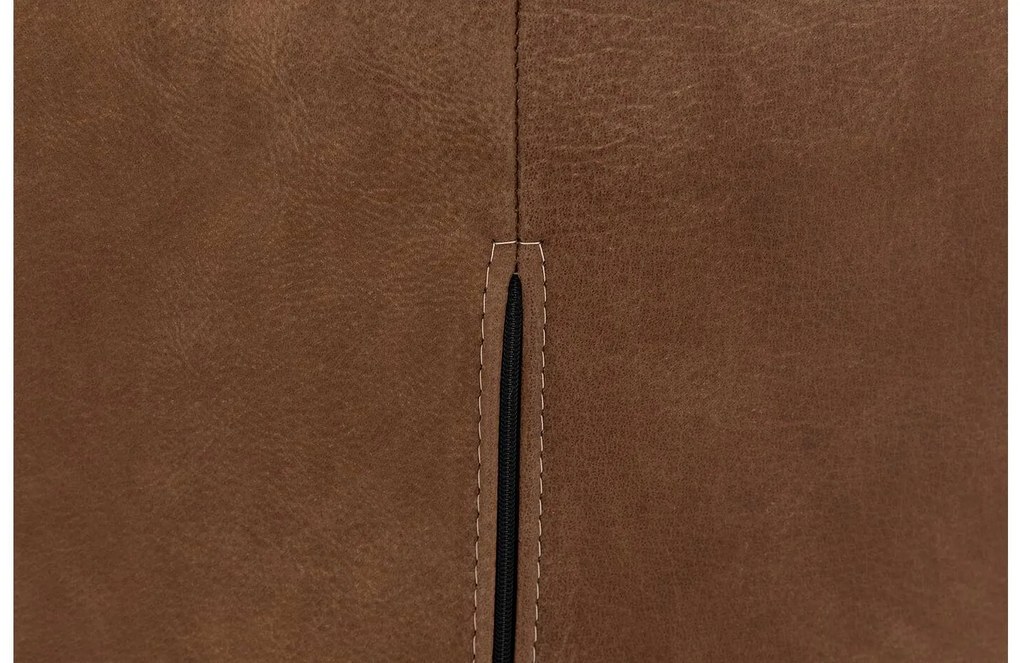 Goossens Excellent Eetkamerstoel Leogang bruin leer met armleuning en Zwart skater wiel met zwarte kapmet wielen, elegant chic