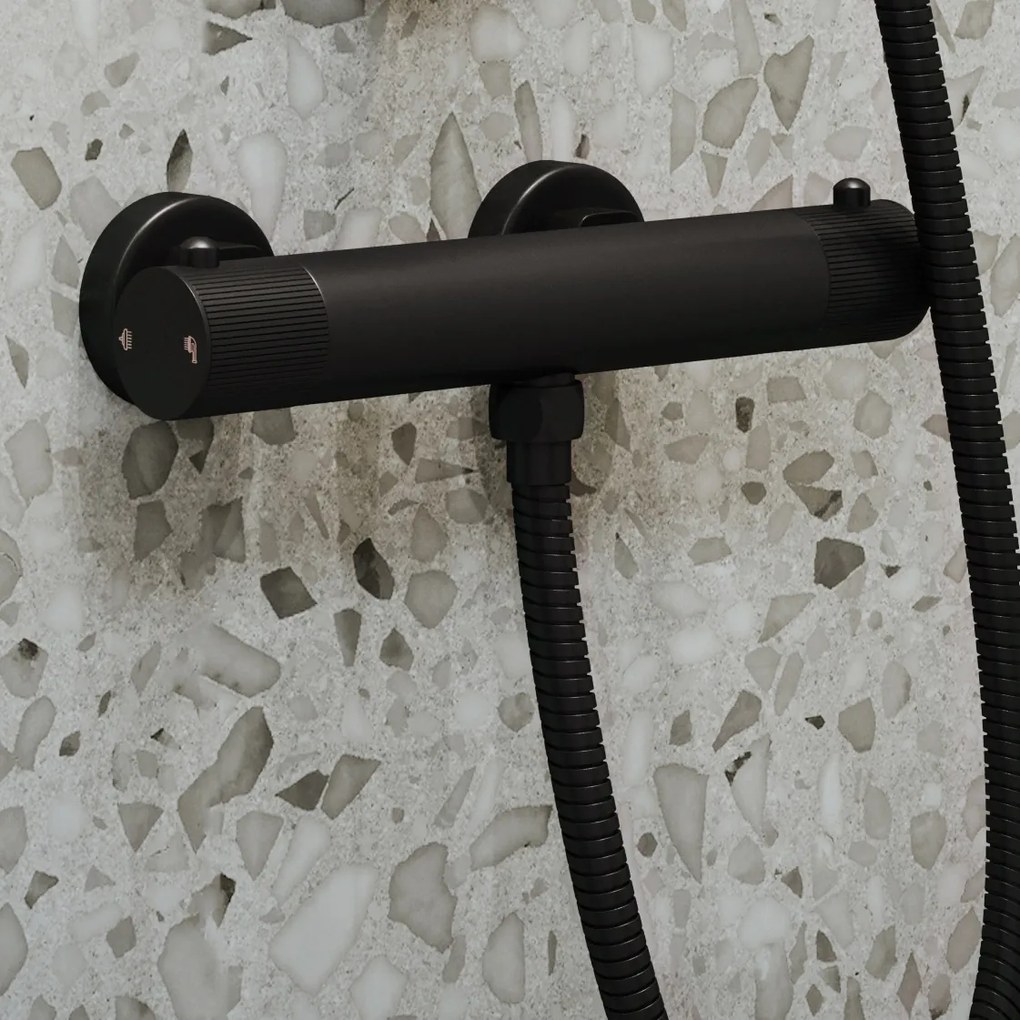 Saniclear Nero Stripes doucheset mat zwart met thermostatische kraan, handdouche en glijstang