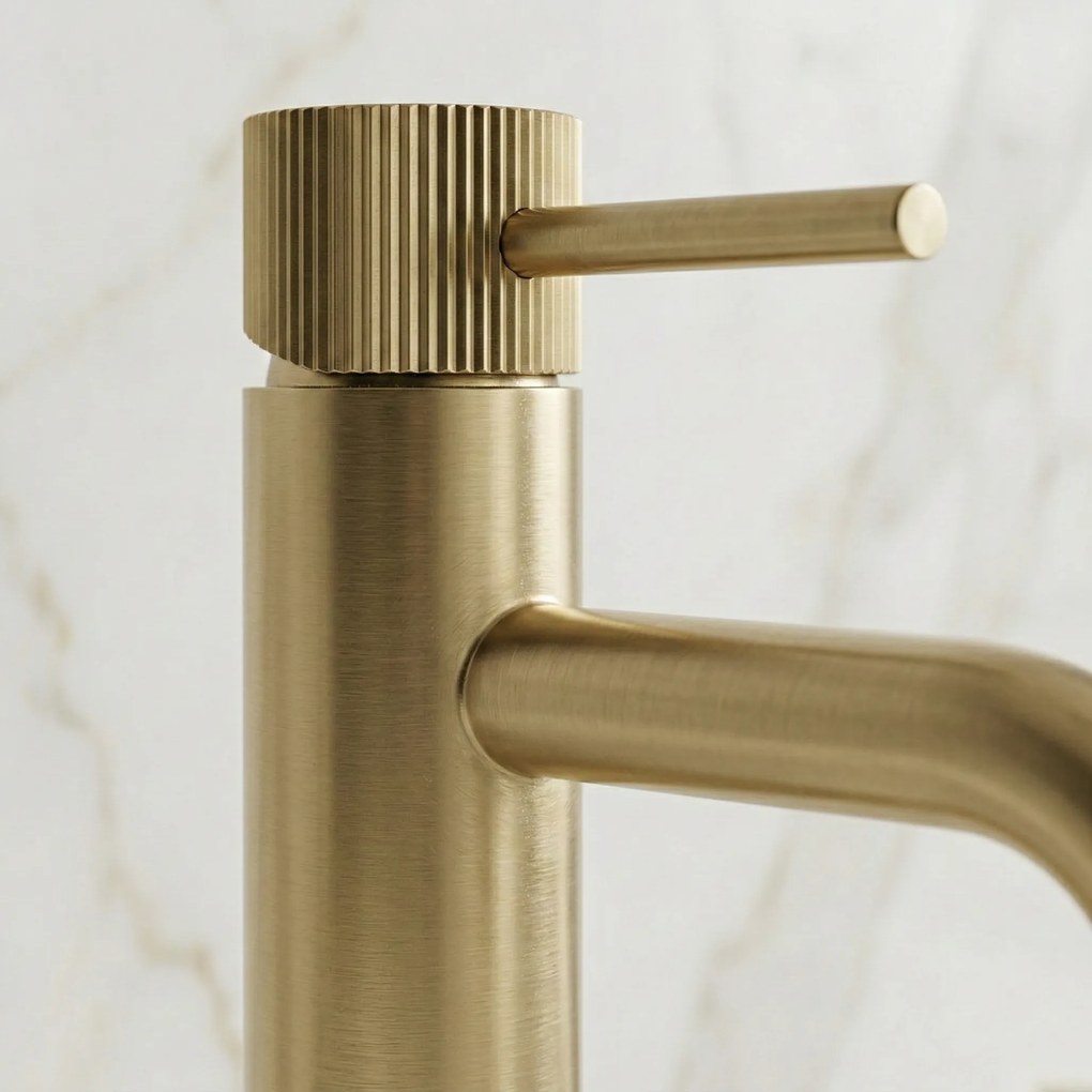Wastafelkraan Rea Lungo Stripe Brush Gold