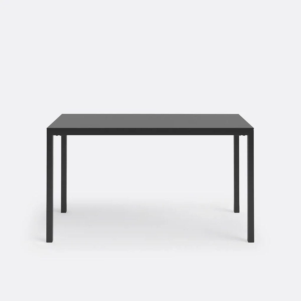 Eettafel, gelakt staal, 4 personen, HIBA