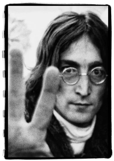 Foto John Lennon - Peace - Club Dell'Aretusa, King's Road, London - May 23, 1968