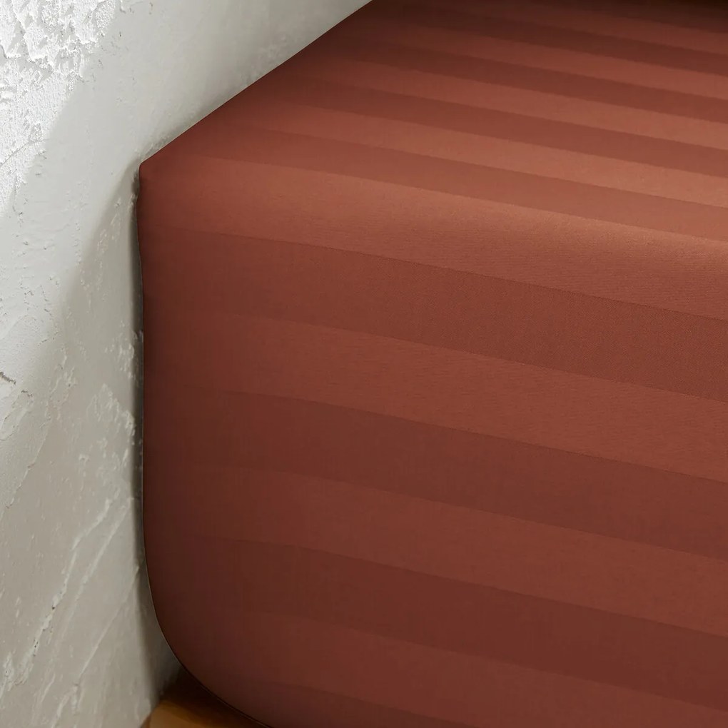 Hoeslaken van 118 draden gewassen katoensatijn, Victor gestreept