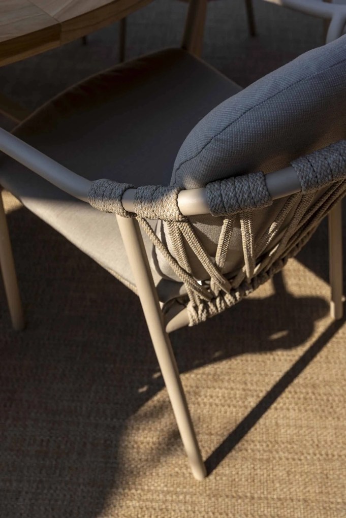 Taste by 4 Seasons Manitoba tuinset latte met Prado tuintafel latte teak blad Ø 160 cm SALE Tuinset taupe weerbestendig