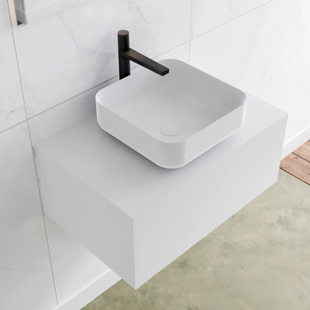 Zaro Lagom volledig naadloos solid surface onderkast met topblad 70cm mat wit met 1 lades Push tot open. Compleet met solid surface opzetkom met 1 kraangat(en)