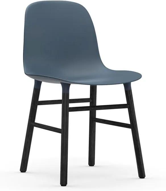 Normann Copenhagen Form Chair stoel met zwart onderstel blauw