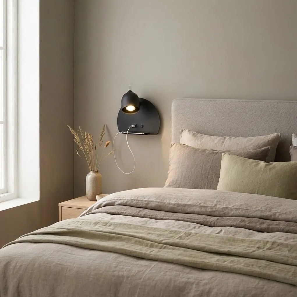 Essence wandlamp USB zwart