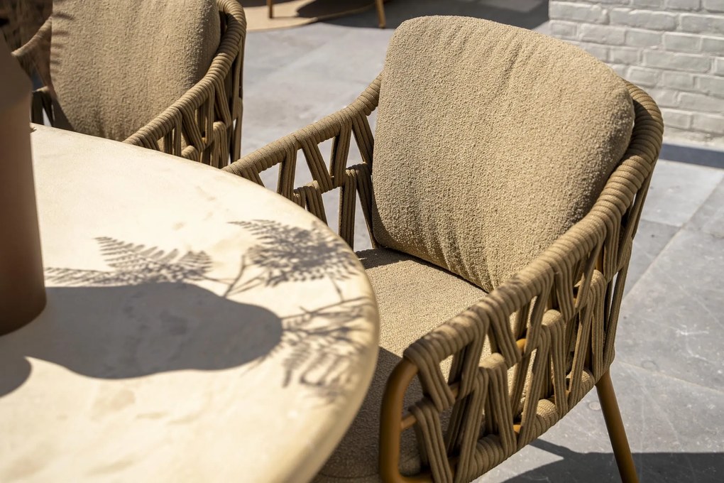 4 Seasons Outdoor Biarritz tuinset amber met Hampton tafel 300 cm Tuinset beige weerbestendig