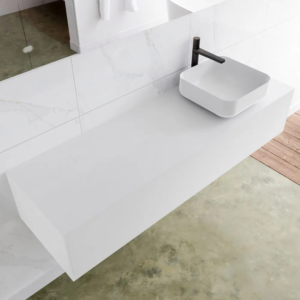 Zaro Lagom volledig naadloos solid surface onderkast met topblad 150cm mat wit met 1 lades Push tot open. Compleet met solid surface opzetkom met 1 kraangat(en)