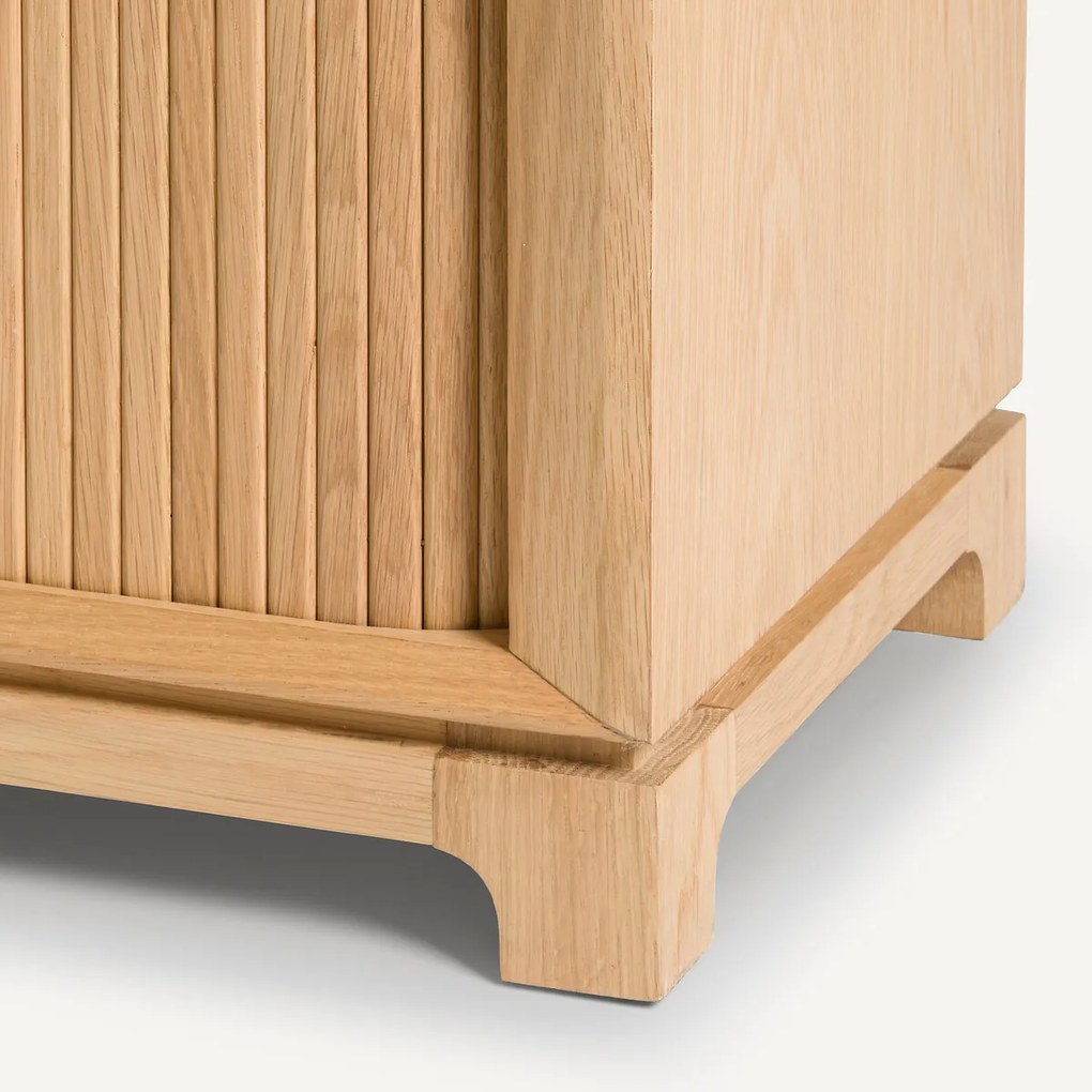 Eikenhouten en eikenfineer buffetkast, Liamca