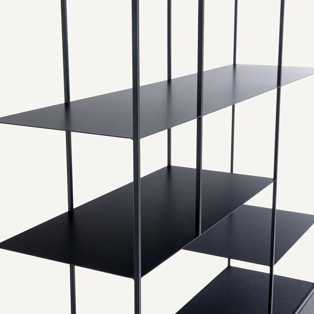 Boekenkast van metaal en MDF Kanato