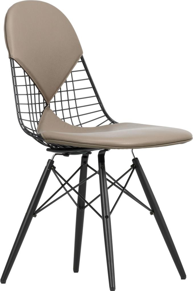 Vitra Eames Wire Chair DKW-2 stoel esdoorn zwart onderstel zandkleurig leer