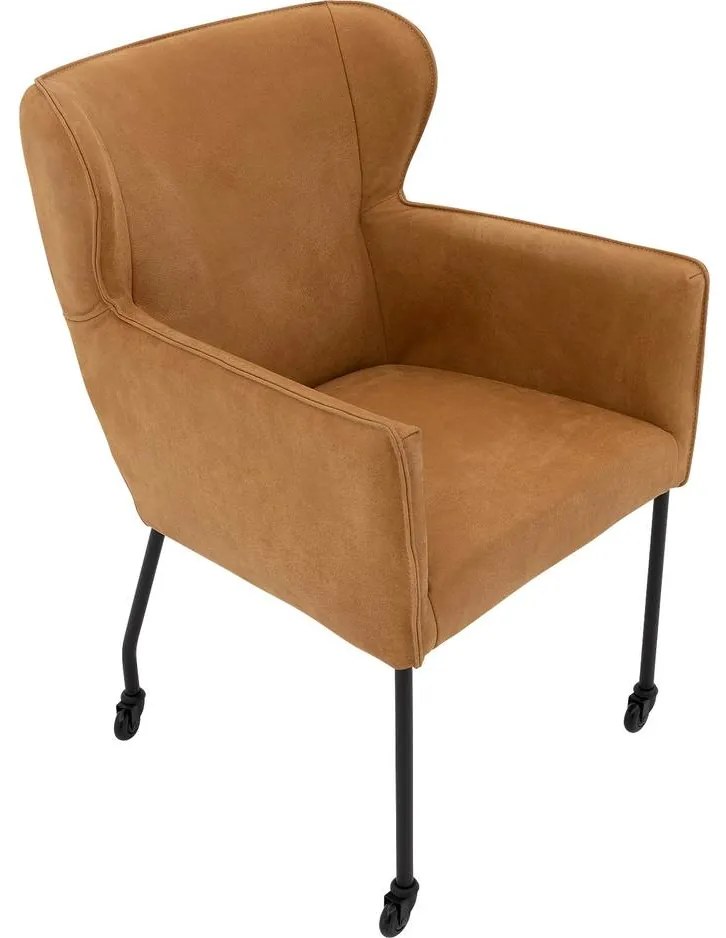 Goossens Excellent Eetkamerstoel Leogang cognac leer met armleuning en Zwart skater wiel met zwarte kapmet wielen, elegant chic