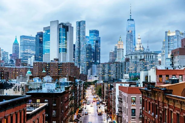 Foto Illuminated Manhattan Financial District skyscrapers seen, Alexander Spatari