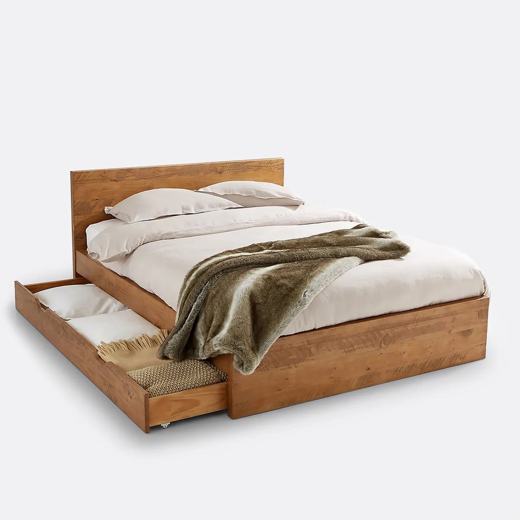 Bed in geborsteld massief grenen, Lunja