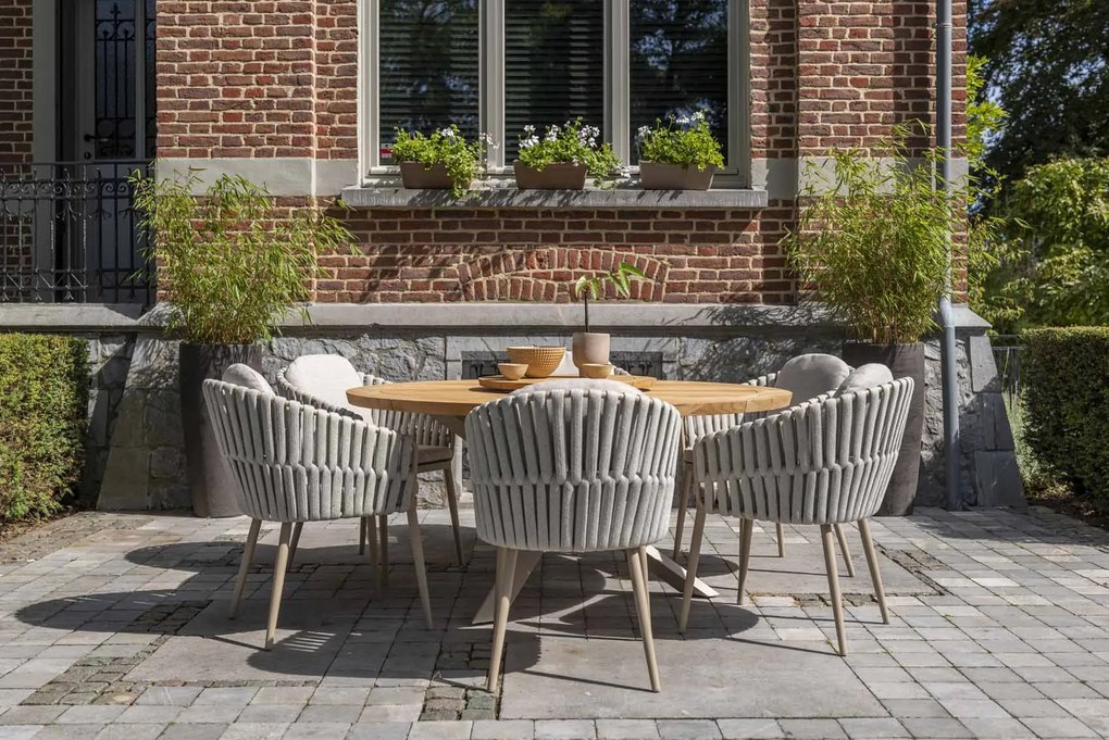 Taste by 4 Seasons Eva tuinset latte met teak Prado tafel Ø 160 cm en Lazy Susan Tuinset   beige weerbestendig