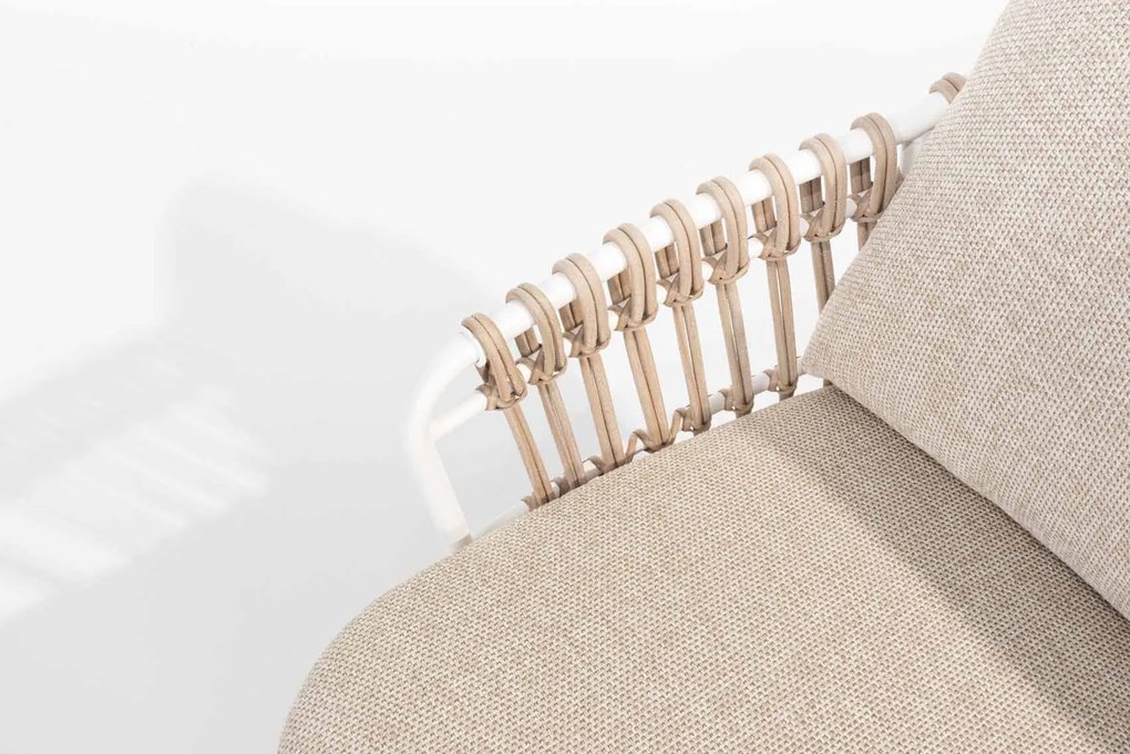 4 Seasons Outdoor Dalias low dining chair beige weerbestendig