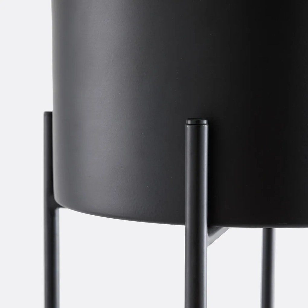 Bloempot op voet in metaalØ22,7 cm, Inaya