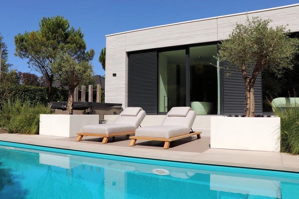 Flow Lumosa daybed Graumel chalk met teakhouten frame SALE