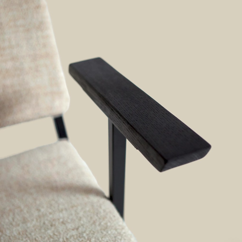 PEPP Interiors Soho Zand Eetkamerstoel Met Armleuningen