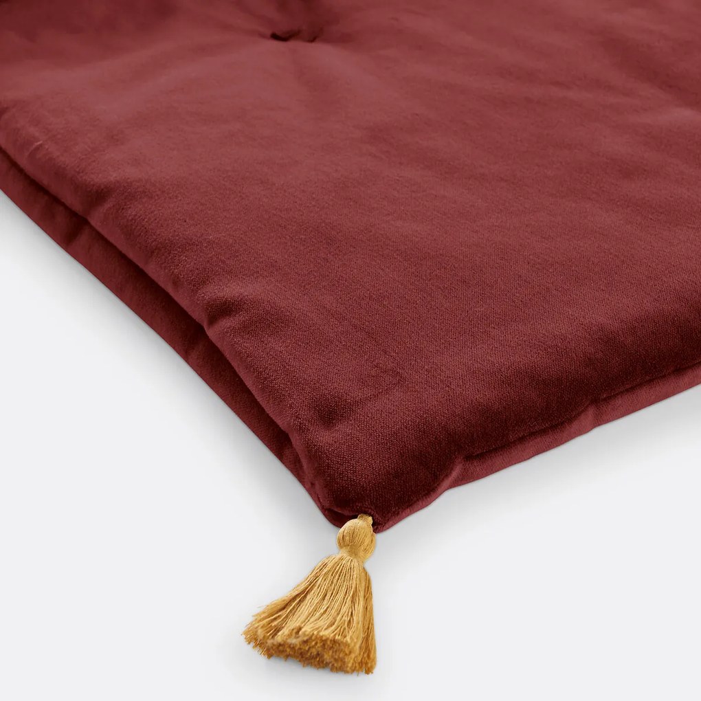 Zitmatras in fluweel, Velvet