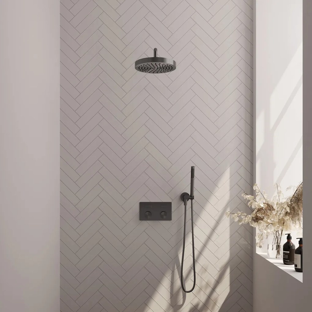 Brauer Stripe inbouw regendouche met 25cm hoofddouche, gebogen muurarm en staafhanddouche set 26 gunmetal geborsteld PVD
