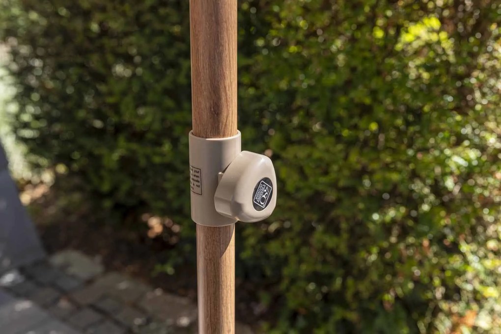 4 Seasons Outdoor Azzurro Parasol woodlook frame met zandkleurig doek Ø 300 cm Parasol    weerbestendig