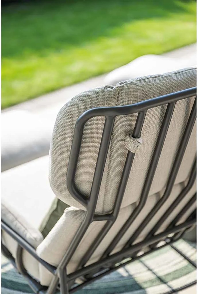 Garden Impressions Fresno loungestoelen donker grijs - Mati bijzettafel Ø50x48 cm