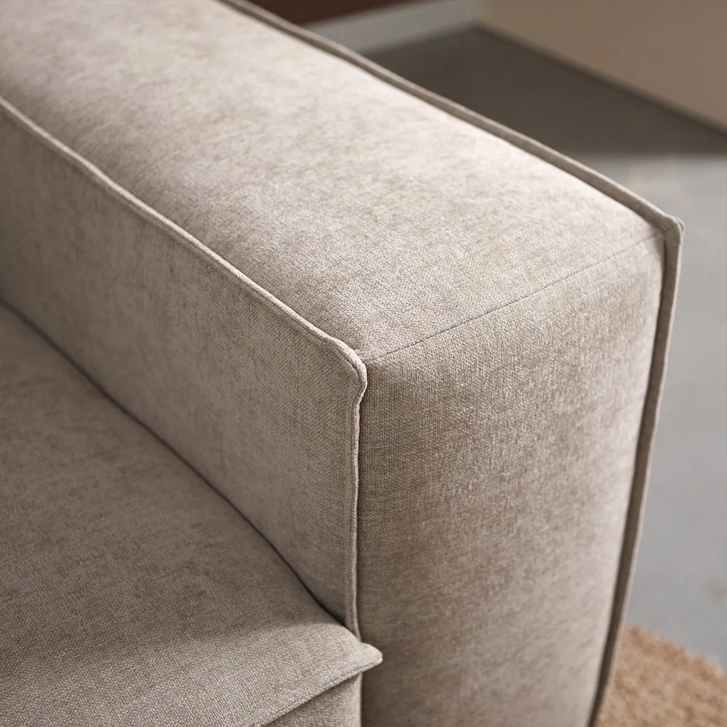PEPP Interiors Play Beige Bank Met Chaise Longue Links Tesla 2003