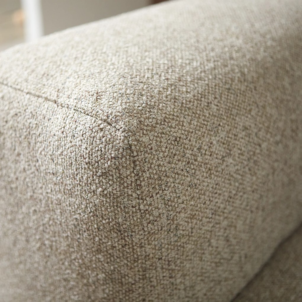 Beige Bank Met Decoratieve Strepen Hoek Rechts