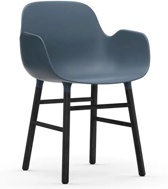 Normann Copenhagen Form Armchair stoel met zwart onderstel blauw