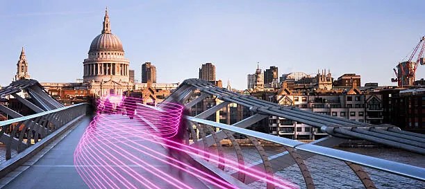 Foto connection with dynamic  fibre optic light trail, John Rensten