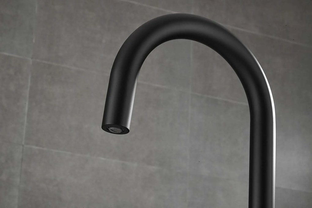 Saniclear Nero Curved inbouw badkraan met vrijstaande uitloop zwart mat