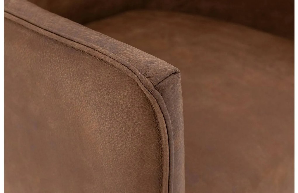 Goossens Excellent Eetkamerstoel Leogang bruin leer met armleuning en Zwart skater wiel met zwarte kapmet wielen, elegant chic