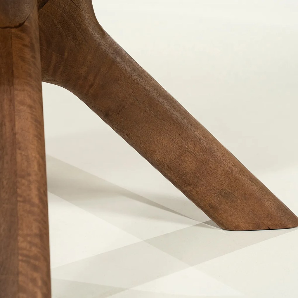 Kruispotige Eettafel Walnoot - 150 X 150cm.