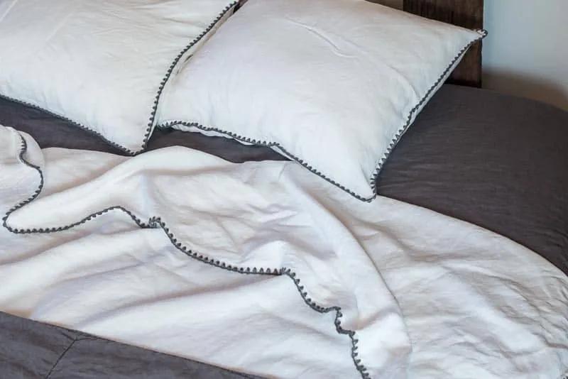 Dekbedovertrek wit met grijs randje, linnen/katoen, Felice Lits-jumeaux (240-200 cm)