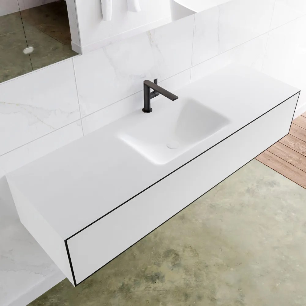 Zaro Lagom volledig naadloos solid surface onderkast 150cm mat zwart met 1 lade Push tot open. Compleet met solid surface wastafel met 1 kraangat(en)