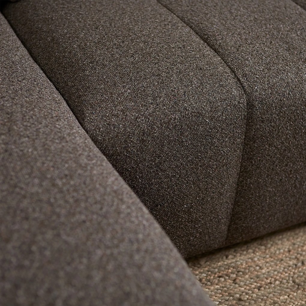 Bruine Bank Met Decoratieve Strepen Hoek Links