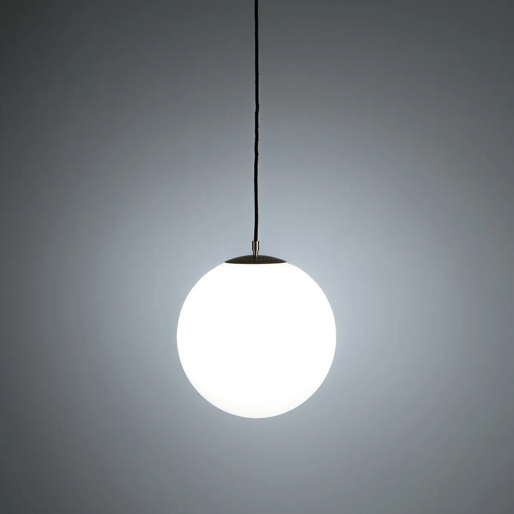 Hanglamp in messing en opaline glas Ø30 cm, Moricio