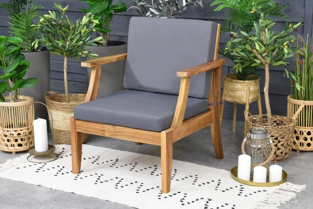 Danang Coffee 5 acaciahouten tuinmeubelen met Garden Point poefs